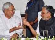 Bihar Politics News: 11 बजे नीतीश कुमार देंगे इस्तीफा! 4 बजे फिर बनेंगे मुख्यमंत्री! डिप्टी सीएम होंगे शुशील मोदी!