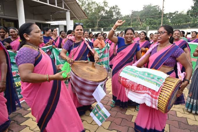 Salary Hike: Wave of happiness among Anganwadi maids! Government increased salaries!